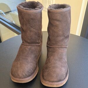UGG Dark Brown Shearling Boots size 6